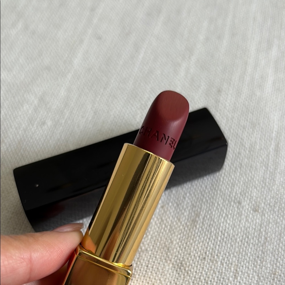 Chanel Rouge Allure Velvet Lipstick - 55 Sophistiquée